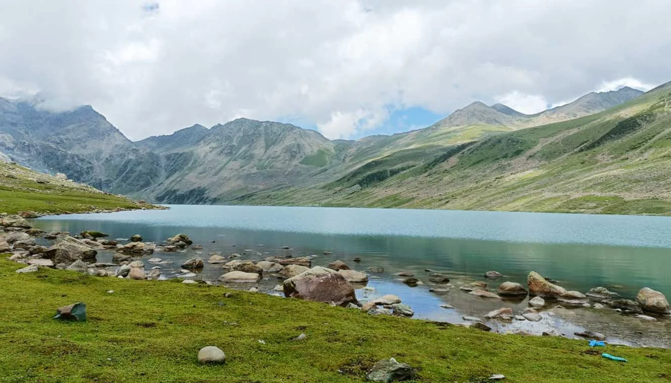 How-Kashmir-Great-Lake-Looks-On-Day-6