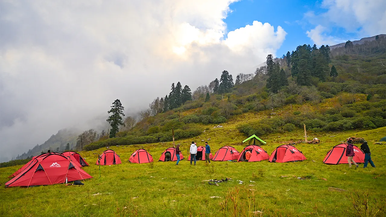 Gulabi kantha trek campsite