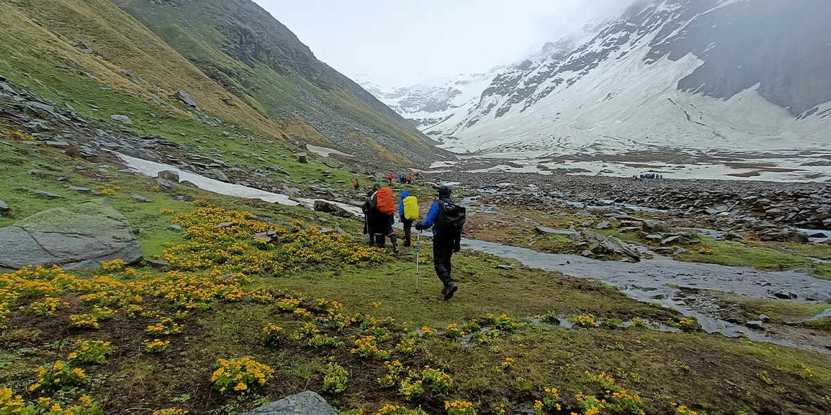 buran ghati pass trek