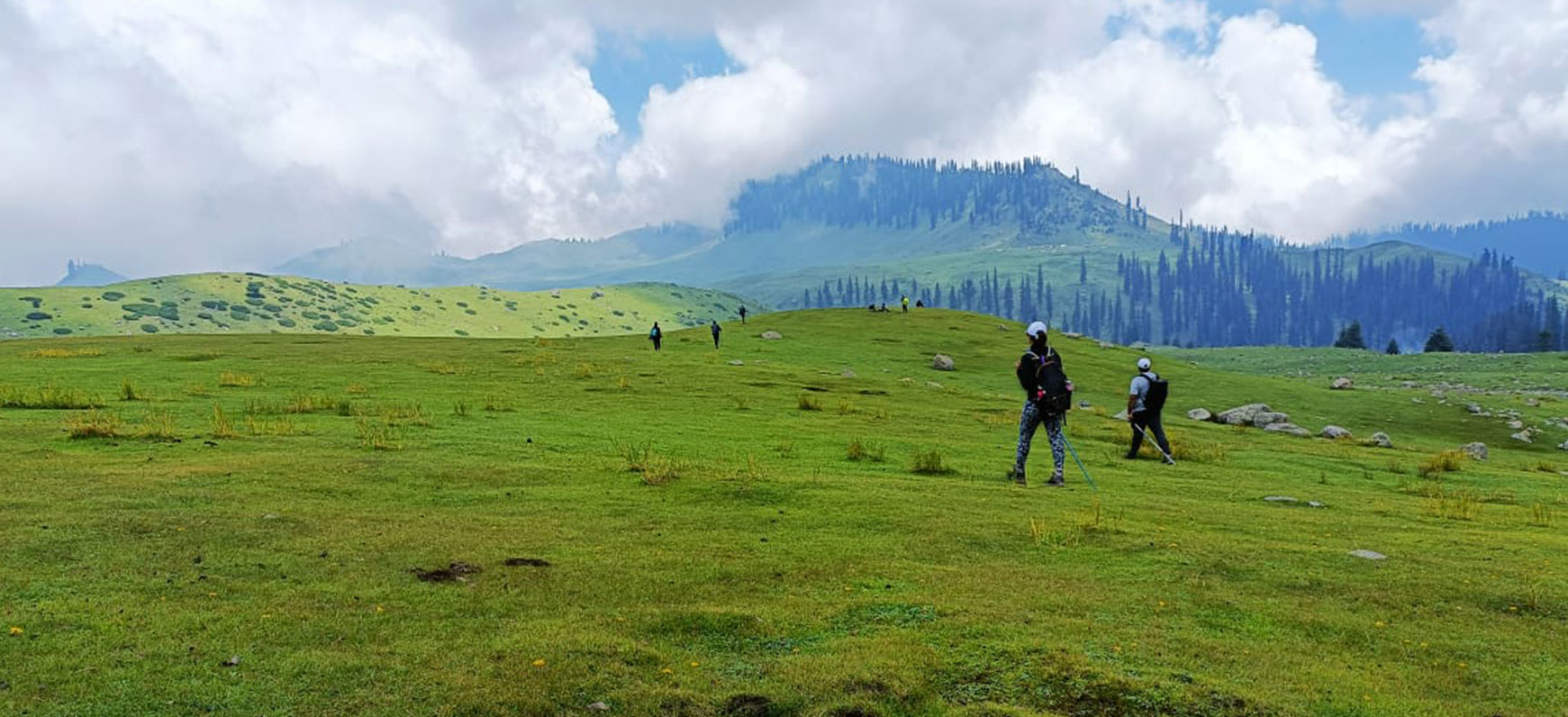 Doodhpathri Trek