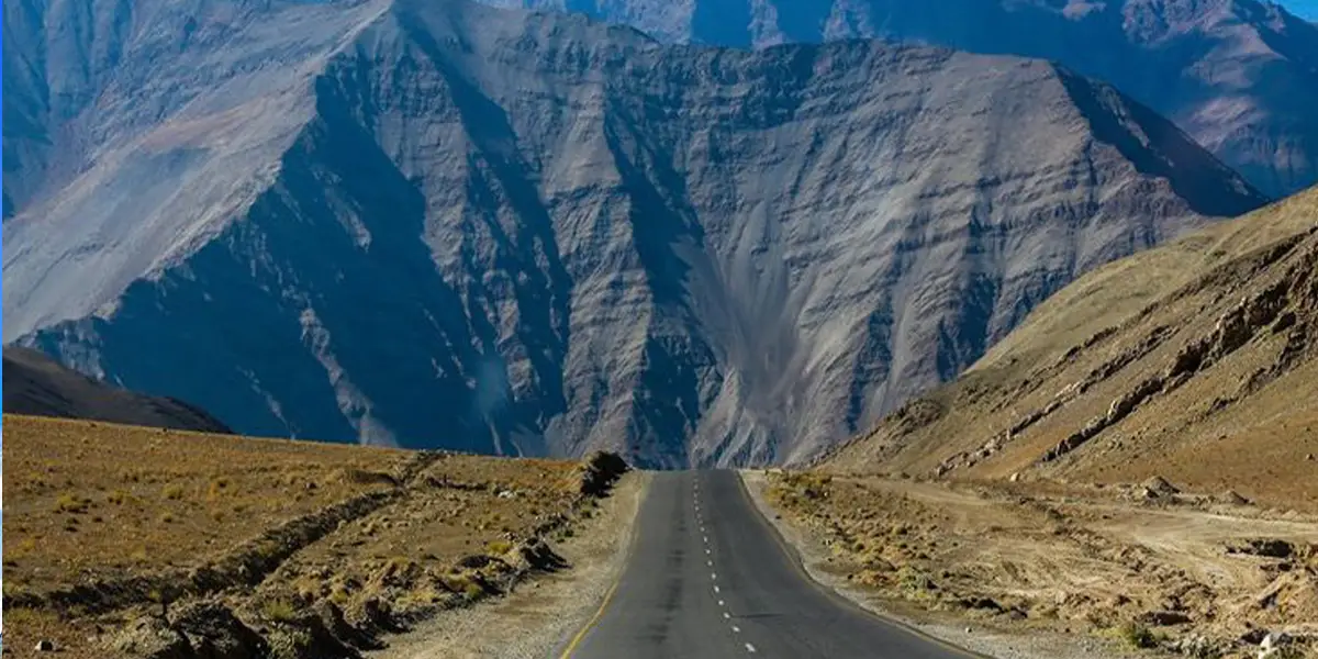 Magnetic Hill- places to visit in ladakh