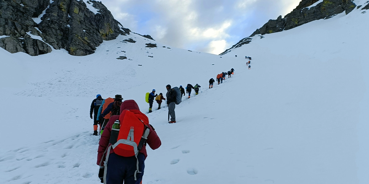 buran ghati pass trek