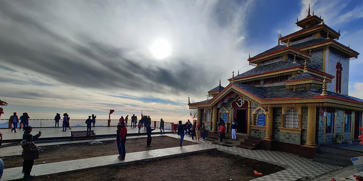 Surkanda Devi Temple Trek