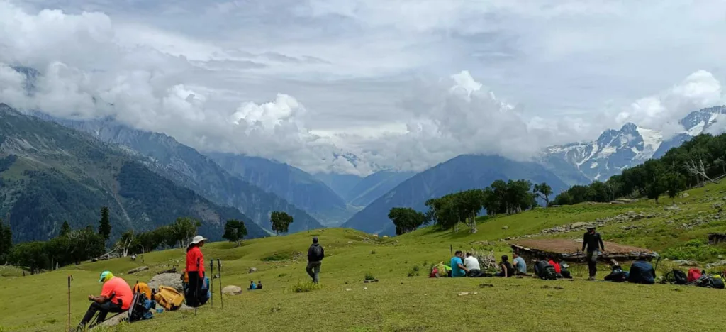 kashmiri great lakes trek