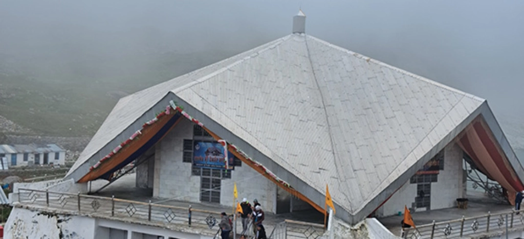 Have you ever wondered why there is a Gurudwara at an altitude of 14,100 ft