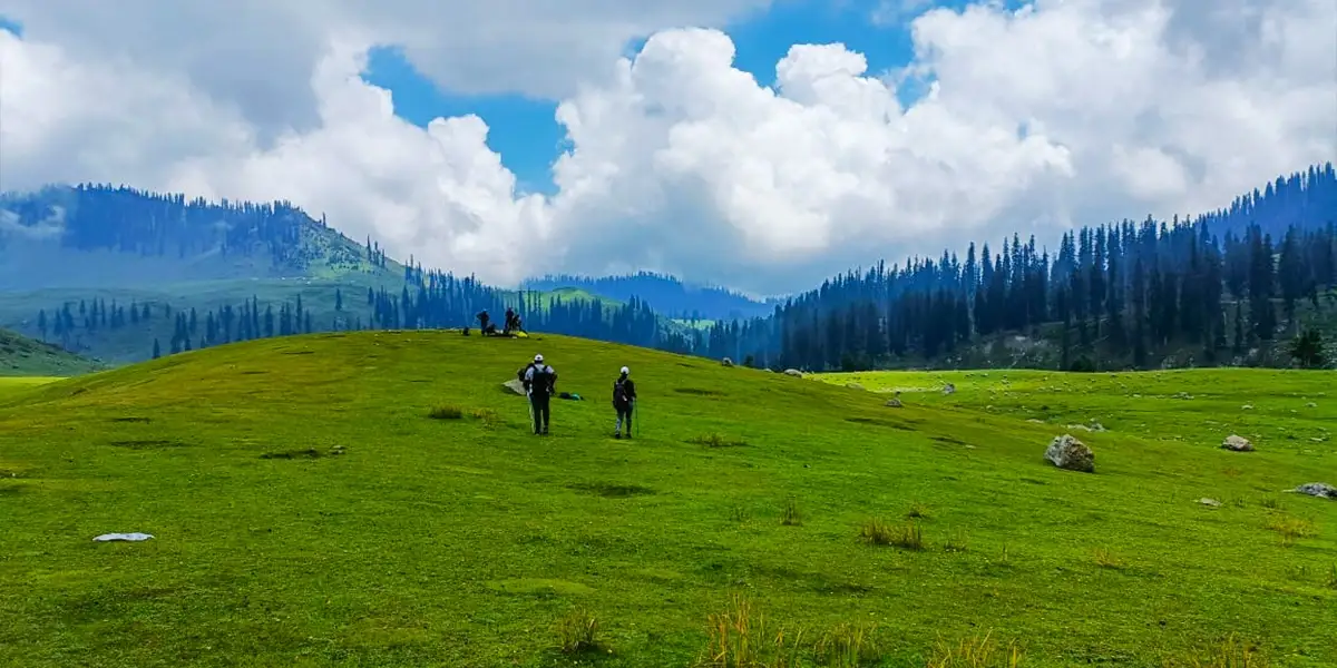 Doodhpathri Trek