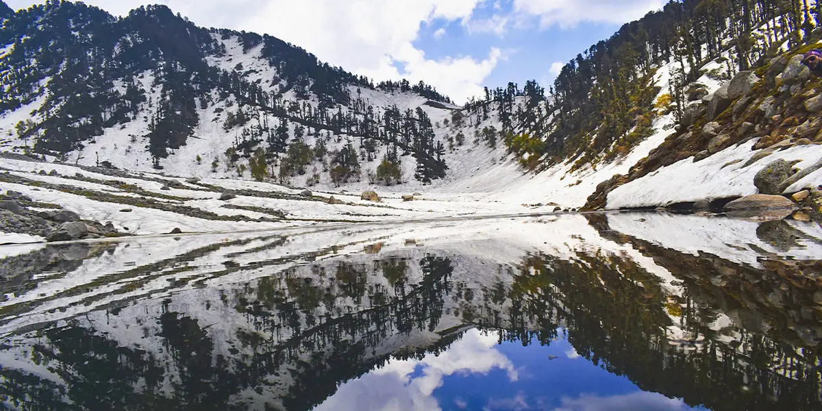 kareri lake trek - trekking in Himachal pradesh