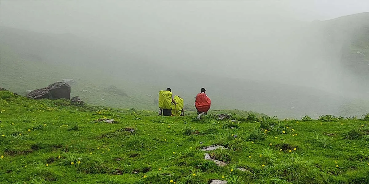 gulabi kantha trek